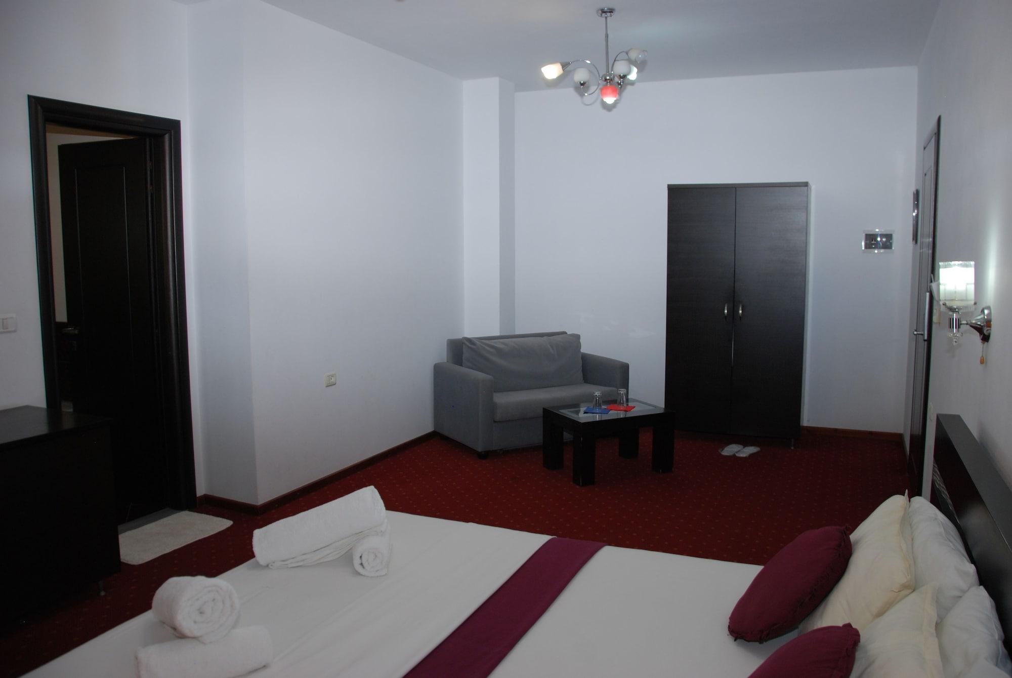 Hotel Strora ساراندا المظهر الخارجي الصورة