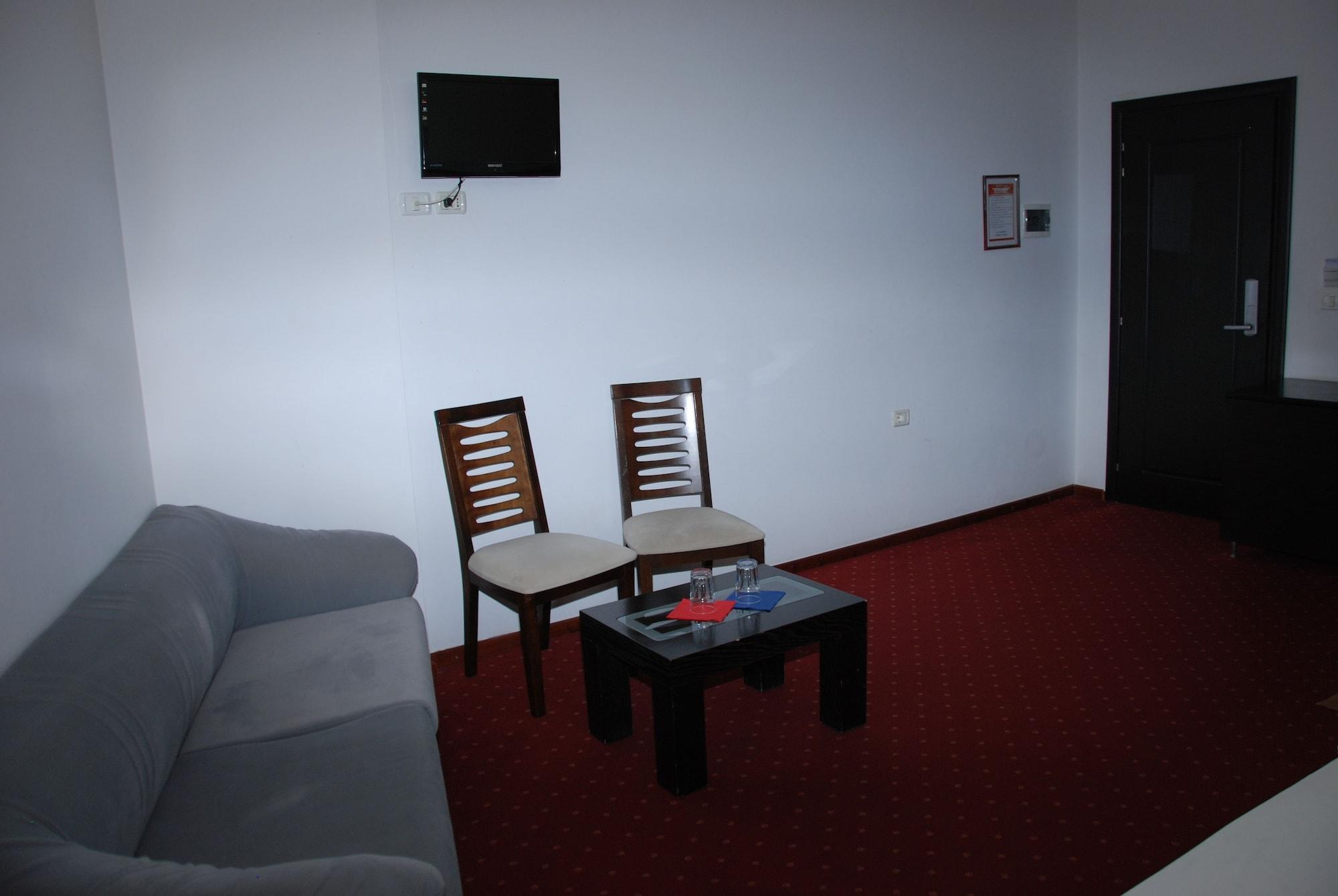Hotel Strora ساراندا المظهر الخارجي الصورة