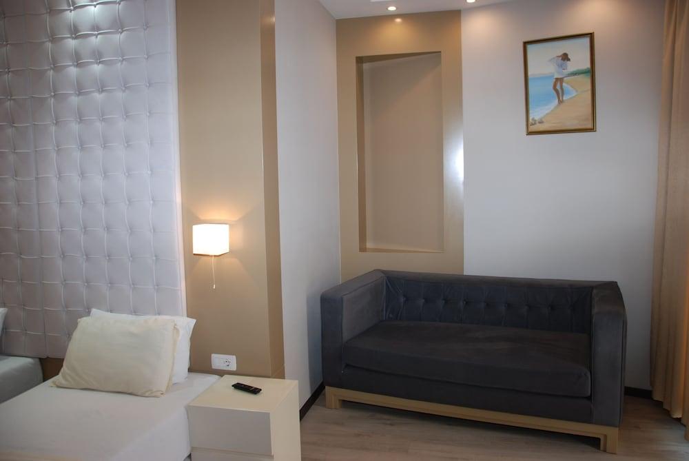 Hotel Strora ساراندا المظهر الخارجي الصورة
