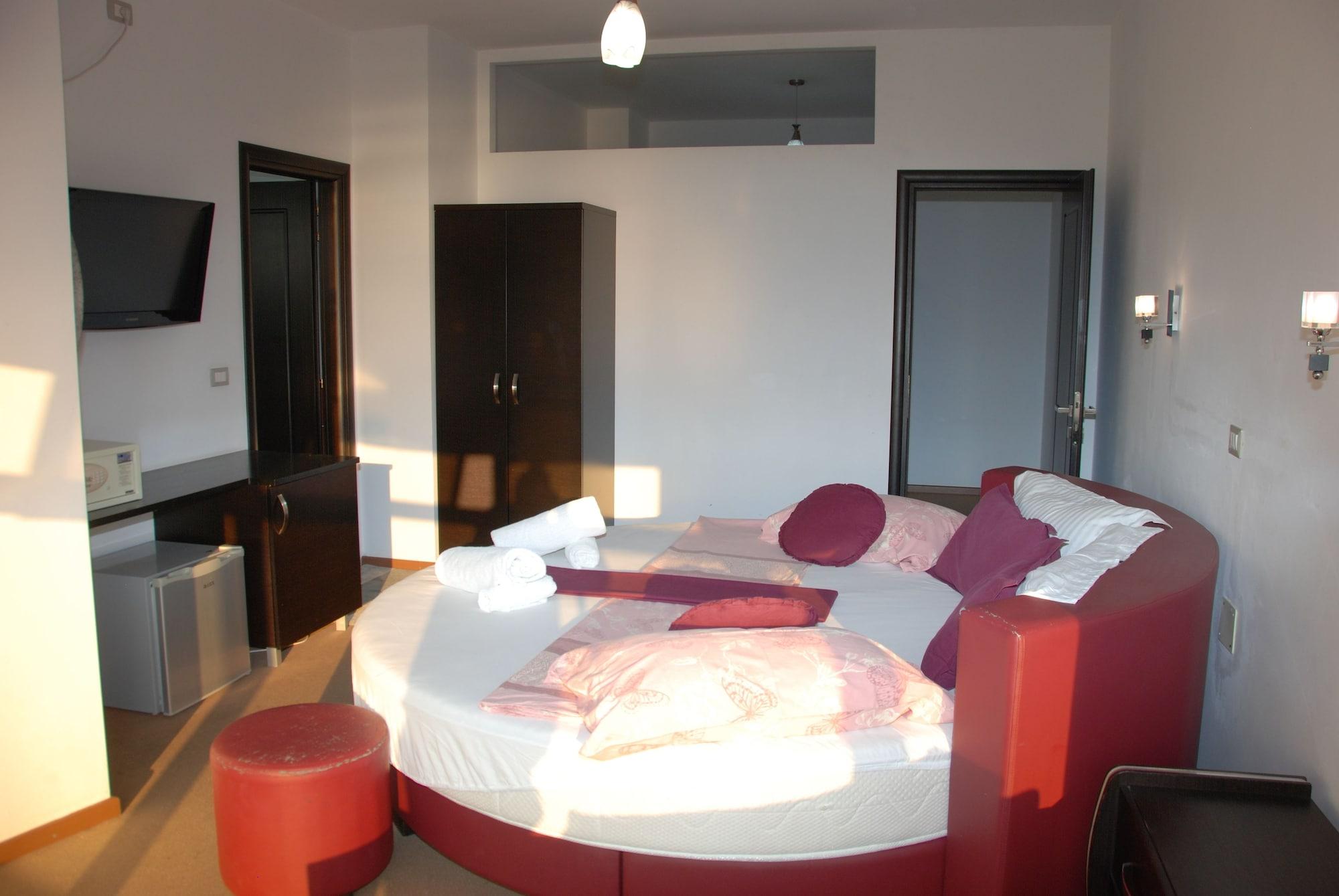 Hotel Strora ساراندا المظهر الخارجي الصورة