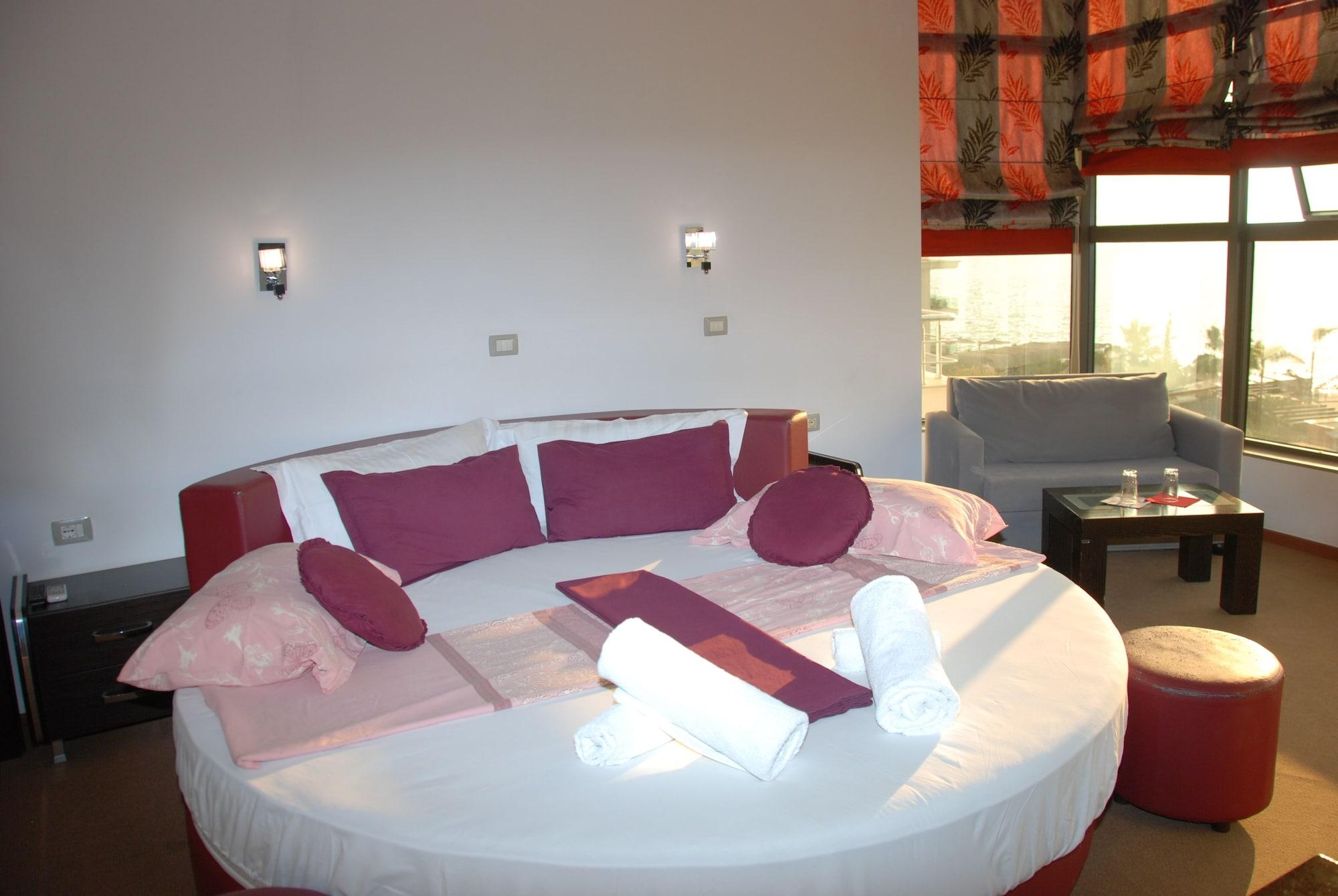 Hotel Strora ساراندا المظهر الخارجي الصورة