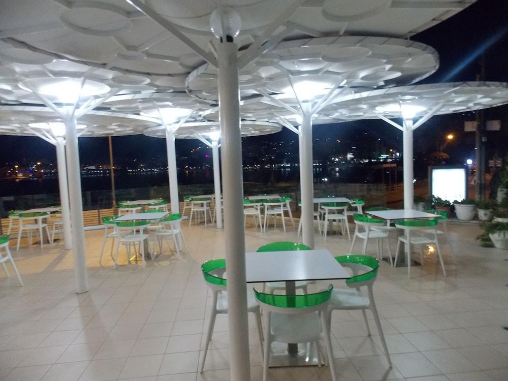 Hotel Strora ساراندا المظهر الخارجي الصورة
