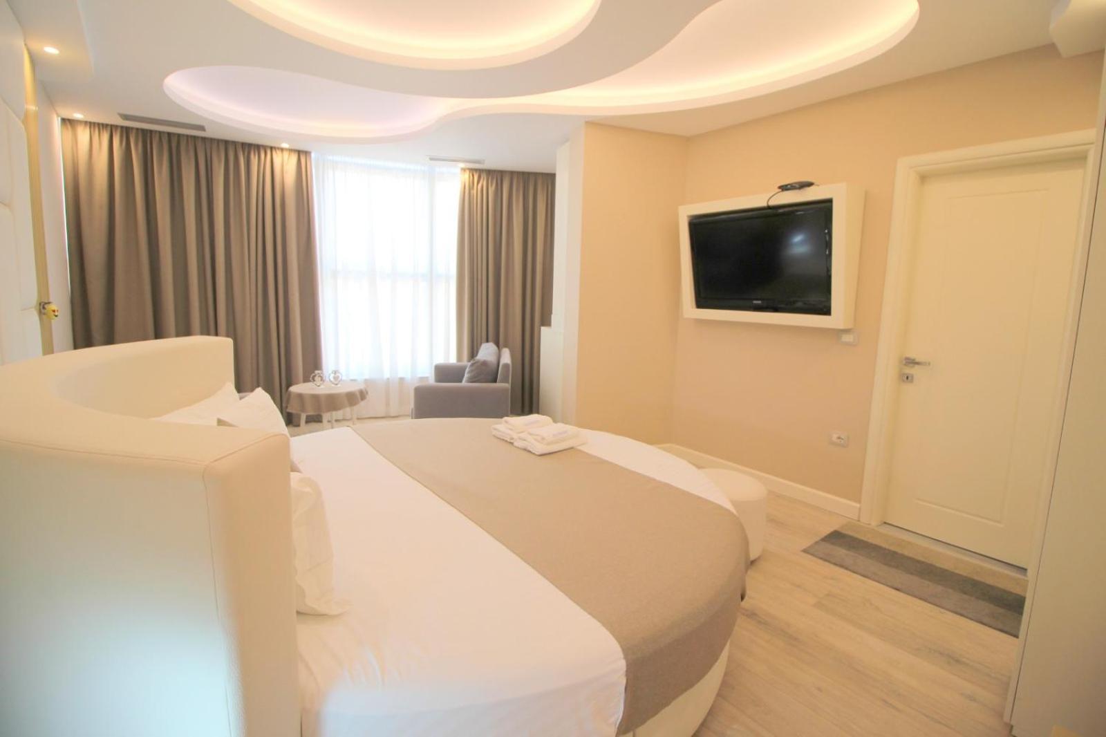 Hotel Strora ساراندا المظهر الخارجي الصورة